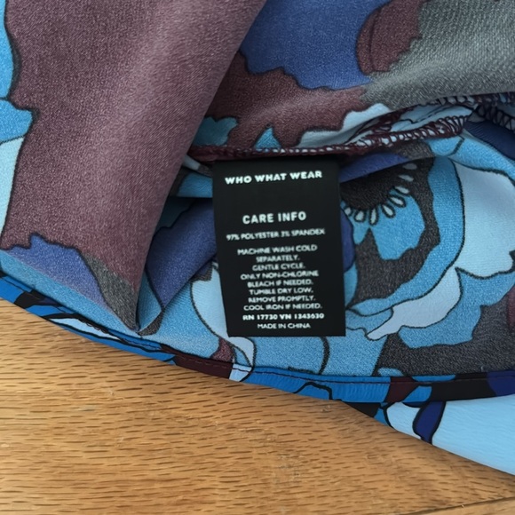 Who What Wear | Peony Passion | Floral Womens Blouse Button Up | Size XS - Picture 5 of 6